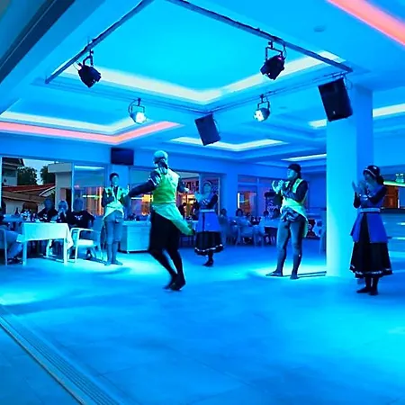 Country Club Chic Experience Side